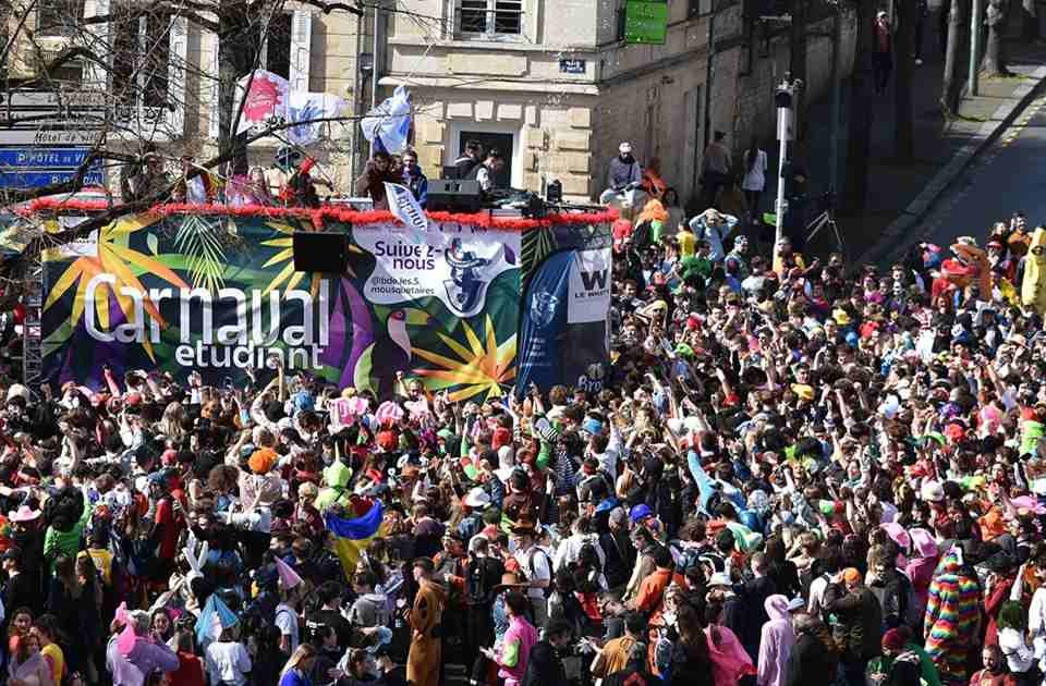 Carnaval-Caen-étudiant